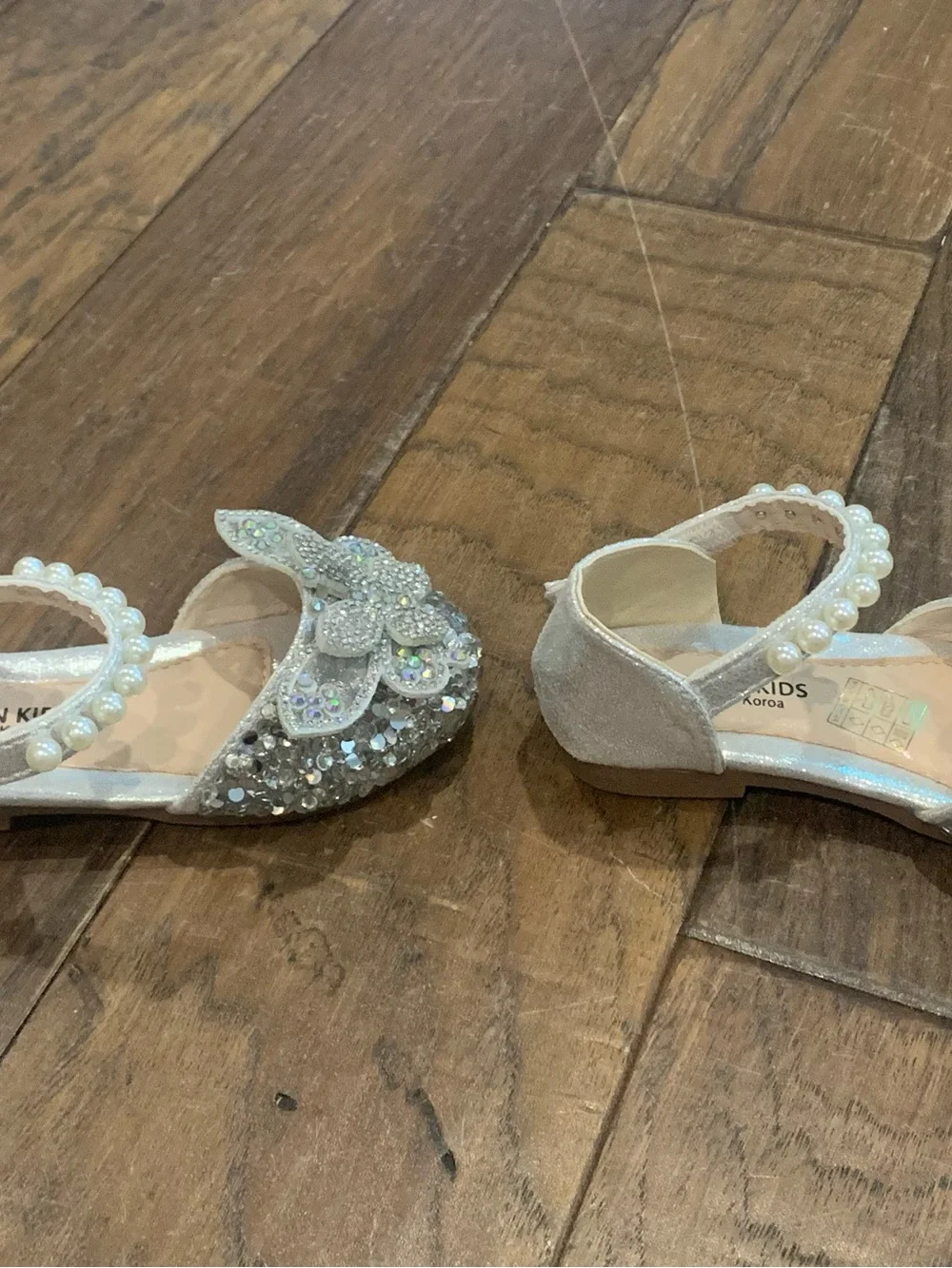 Sparkle Butterfly Pearl-Ankle Dress Shoes for Kids - Silver